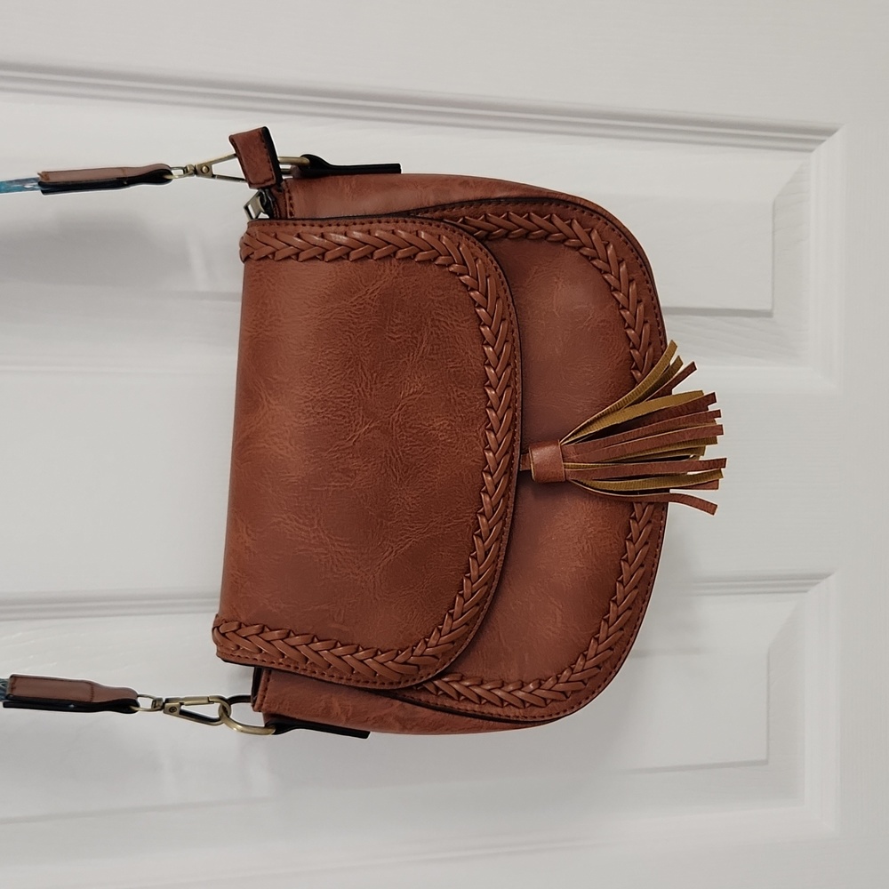 Tassel strap purse